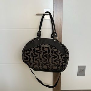 Diaper Bag, Petunia Pickle Bottom brand. Large opening with inside pockets.